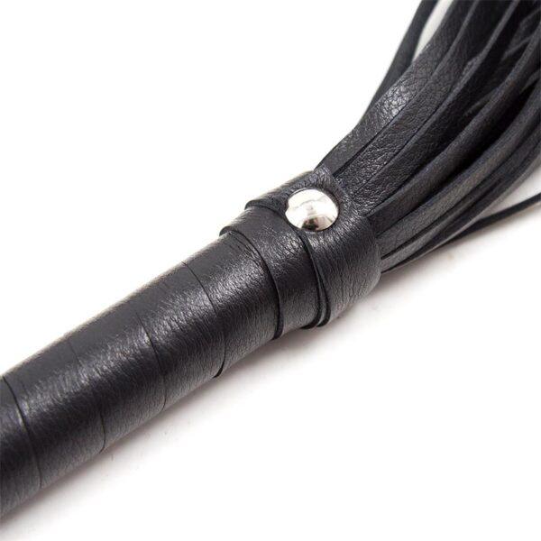 Flogger Mango de Metal 69 cm Negro-LATETOBED BDSM LINE (LoveCherry) EAN: 8436583794166 - Imagen 4