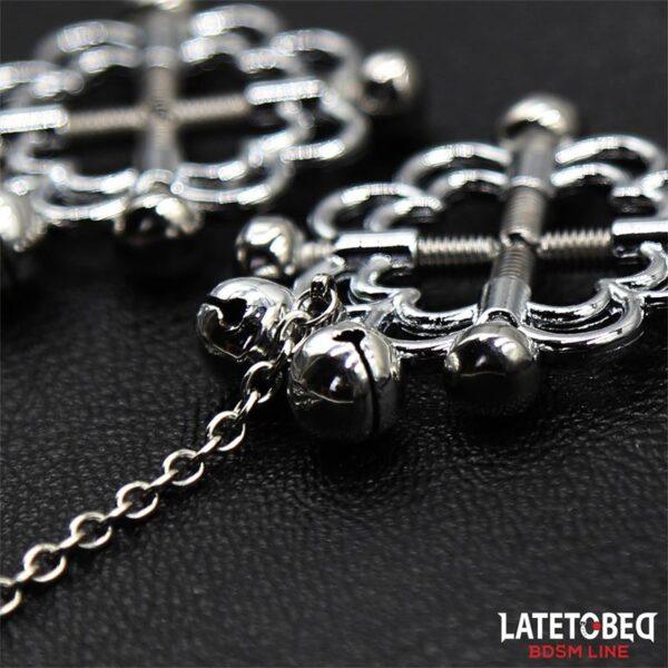 Pinzas de Metal para Pezones Cadena y Cascabeles-LATETOBED BDSM LINE (LoveCherry) EAN: 8436615001057 - Imagen 3