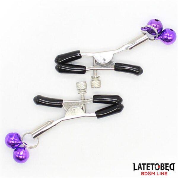 Pinzas para Pezones con Cascabeles Púrpura-LATETOBED BDSM LINE (LoveCherry) EAN: 8436615001040 - Imagen 3